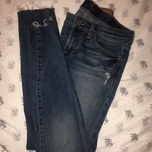 Charlie Skinny Lucky Brand raw hemline Jeans